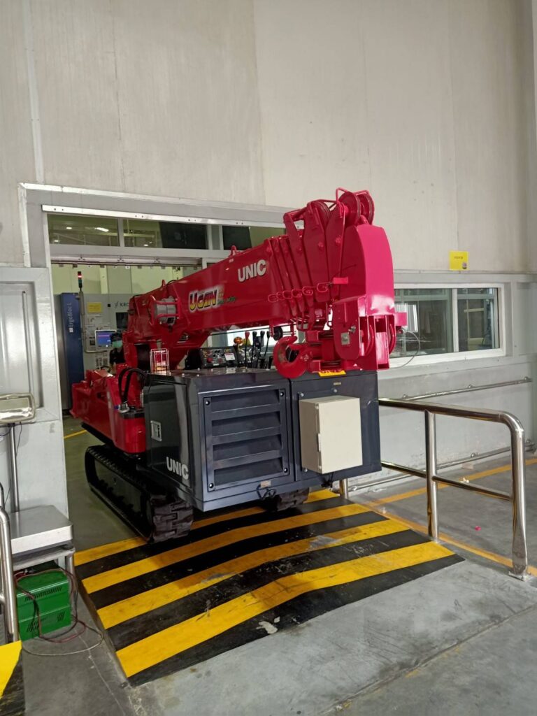Kumo Spider Crane รถเครนแมงมุม 4 ตัน สำหรับใช้งานในอาคาร